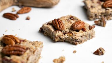 Keto Maple Pecan Fat Bomb Bar [with Homemade 'Maple Syrup']