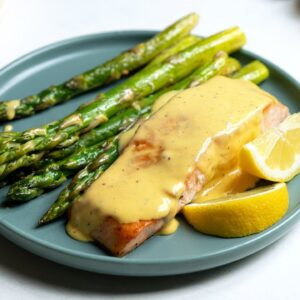 Keto Seared Salmon and Asparagus [with Easy Hollandaise Sauce]