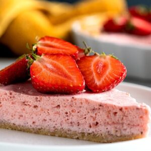 Keto Strawberry Cream Pie Recipe [Perfect for Summer]
