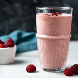 Easy Keto Cinnamon Raspberry Smoothie [Packed with Nutrition]